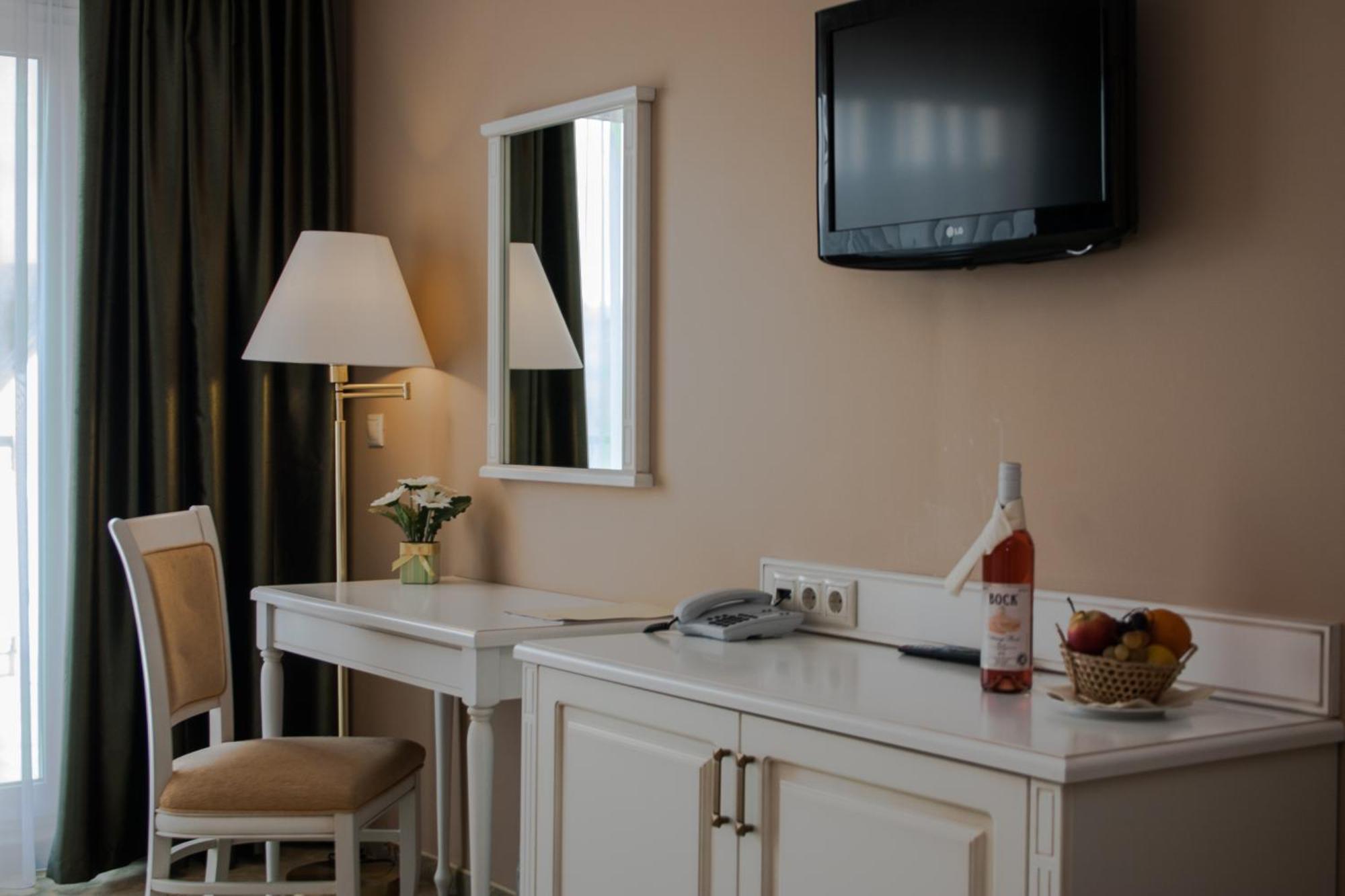 Calimbra Wellness Hotel Superior Miskolc Bagian luar foto