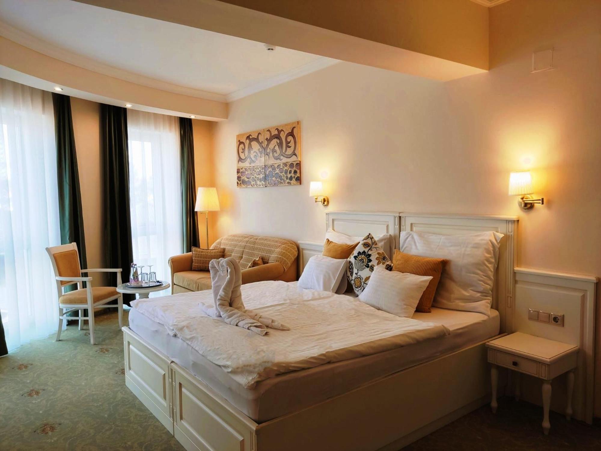 Calimbra Wellness Hotel Superior Miskolc Bagian luar foto