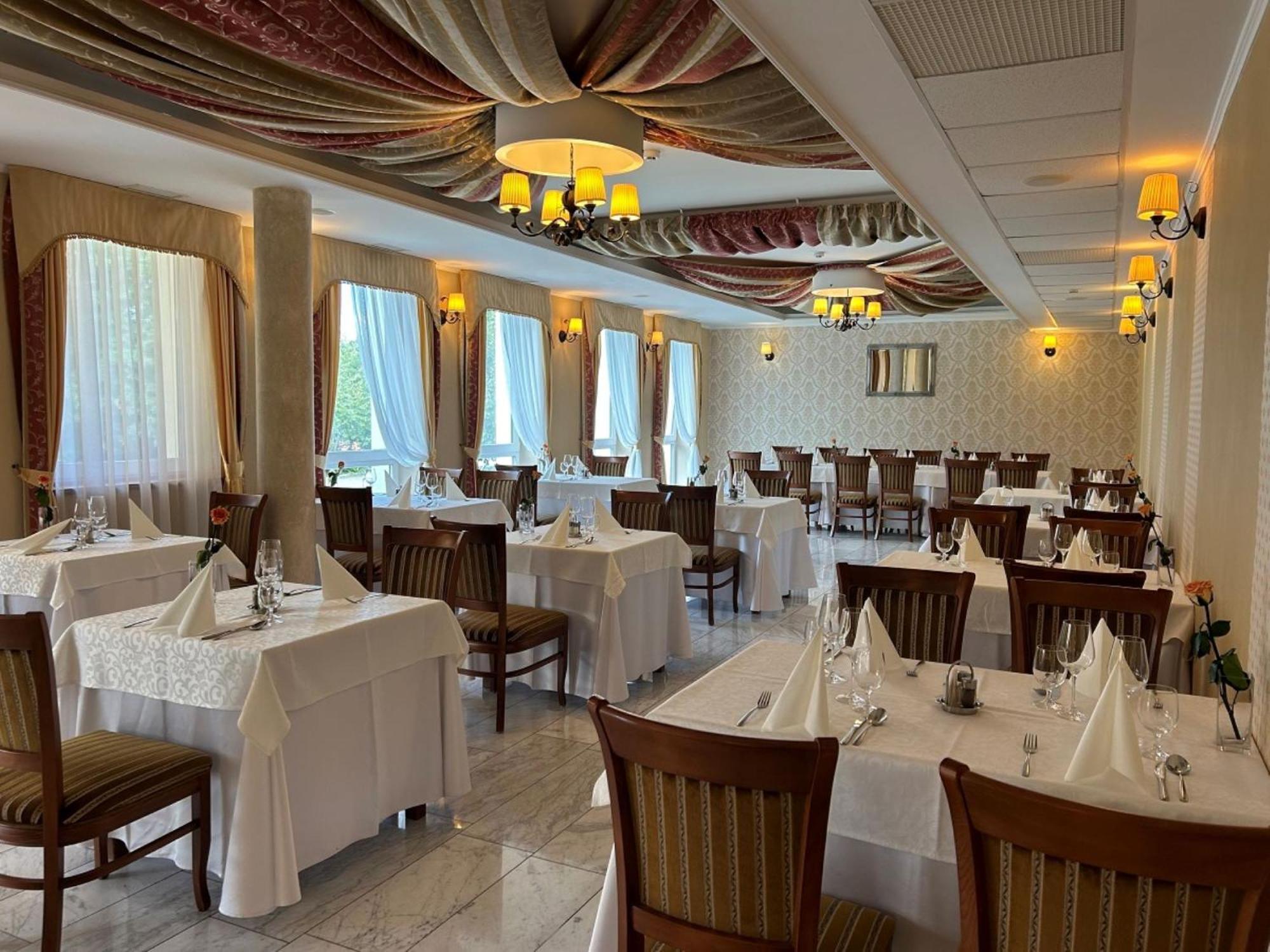 Calimbra Wellness Hotel Superior Miskolc Bagian luar foto