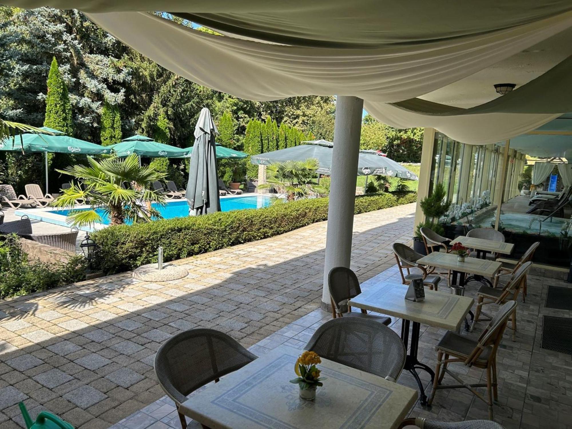 Calimbra Wellness Hotel Superior Miskolc Bagian luar foto