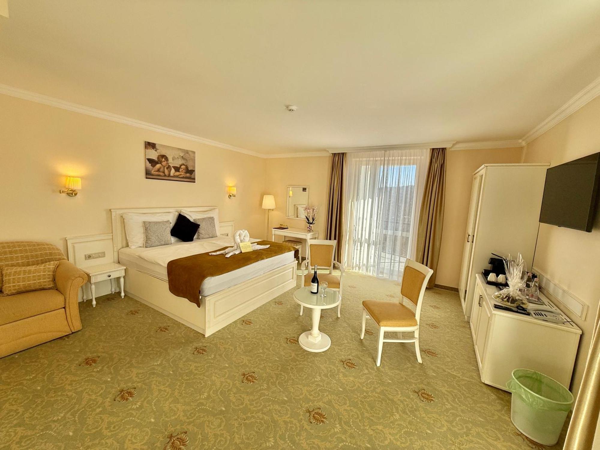 Calimbra Wellness Hotel Superior Miskolc Bagian luar foto