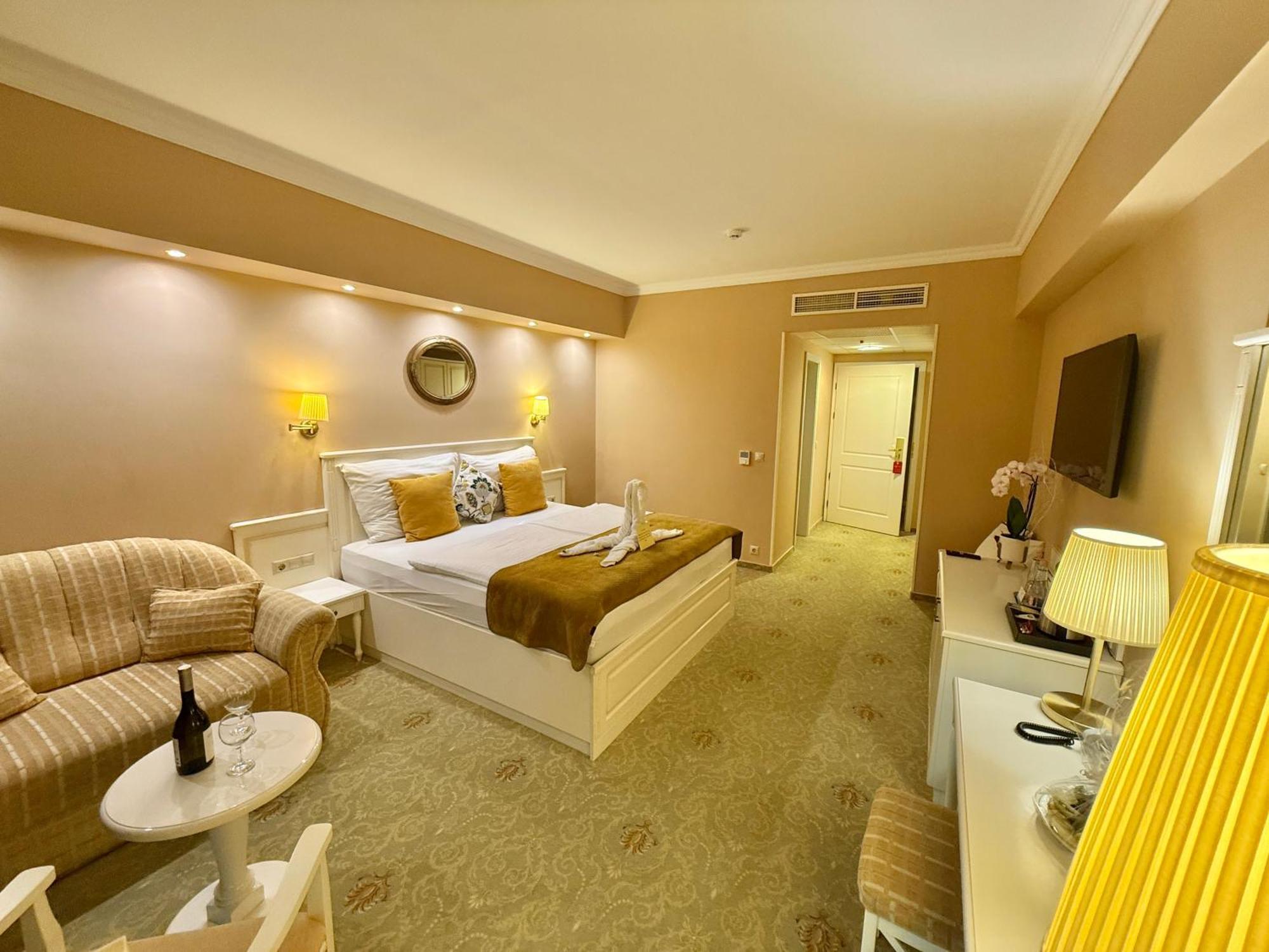 Calimbra Wellness Hotel Superior Miskolc Bagian luar foto