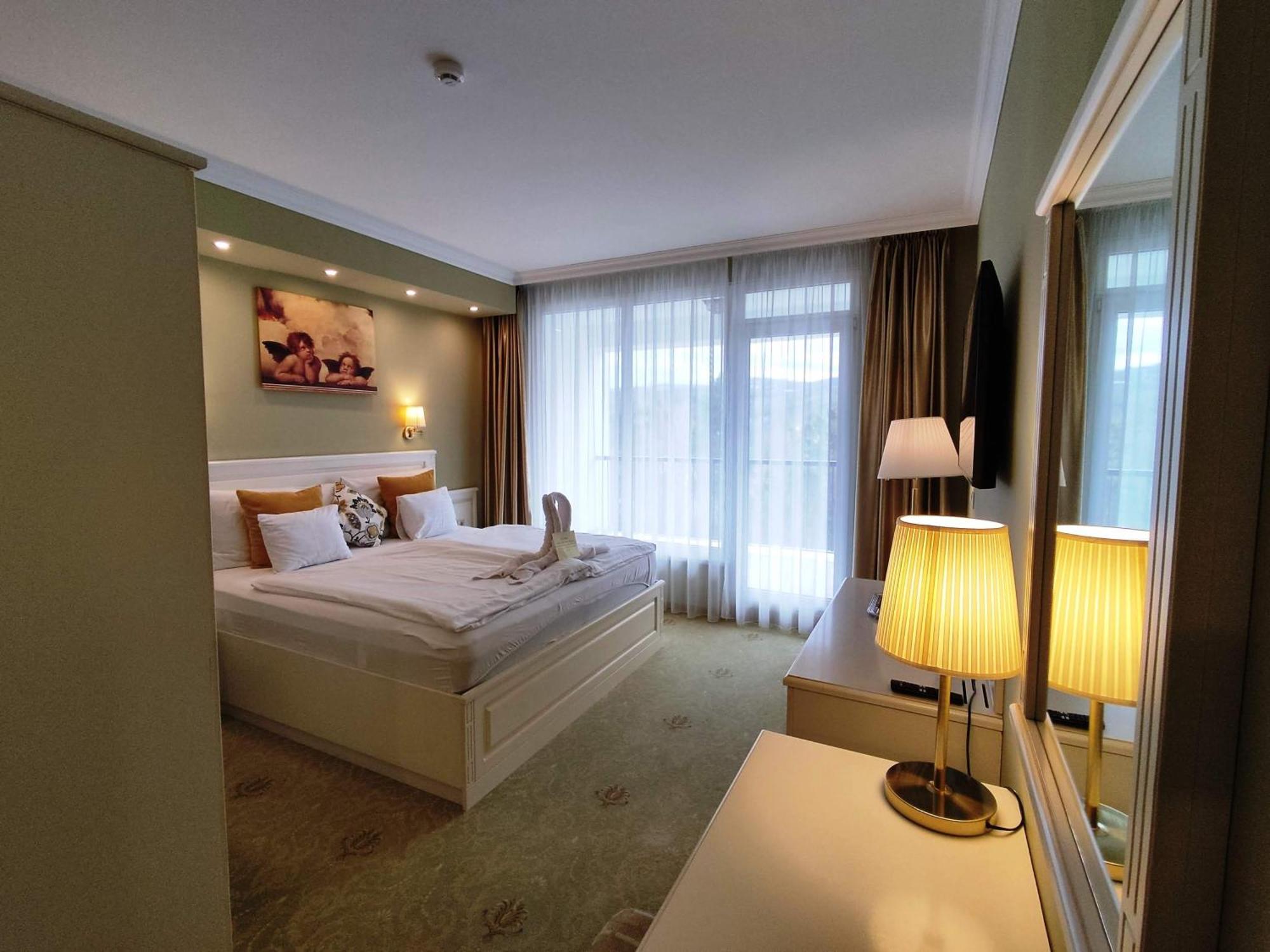 Calimbra Wellness Hotel Superior Miskolc Bagian luar foto