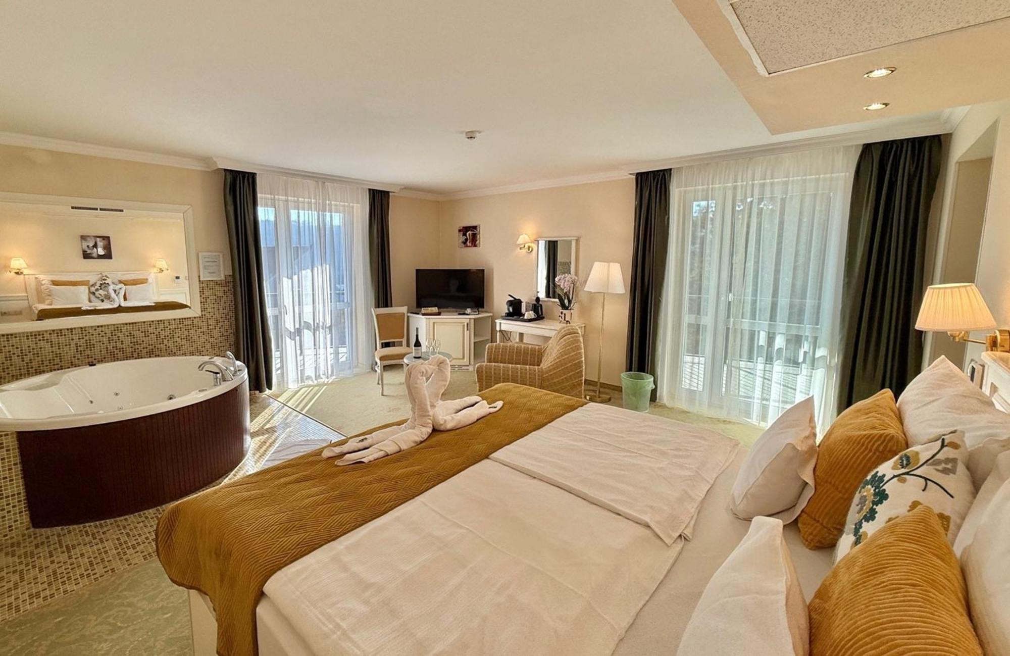 Calimbra Wellness Hotel Superior Miskolc Bagian luar foto