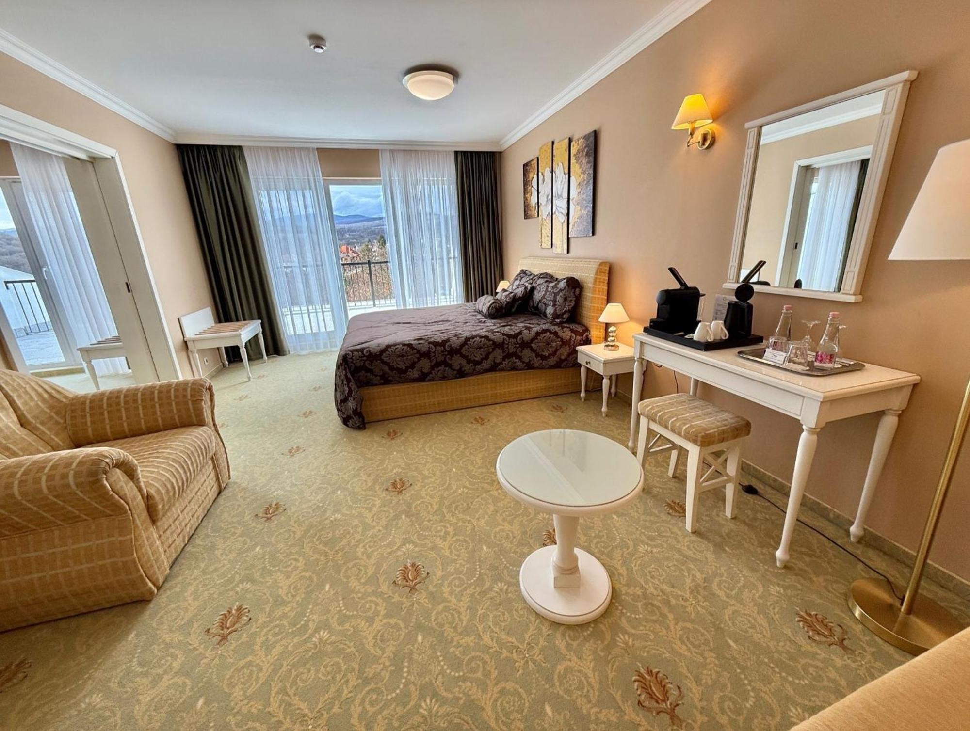 Calimbra Wellness Hotel Superior Miskolc Bagian luar foto