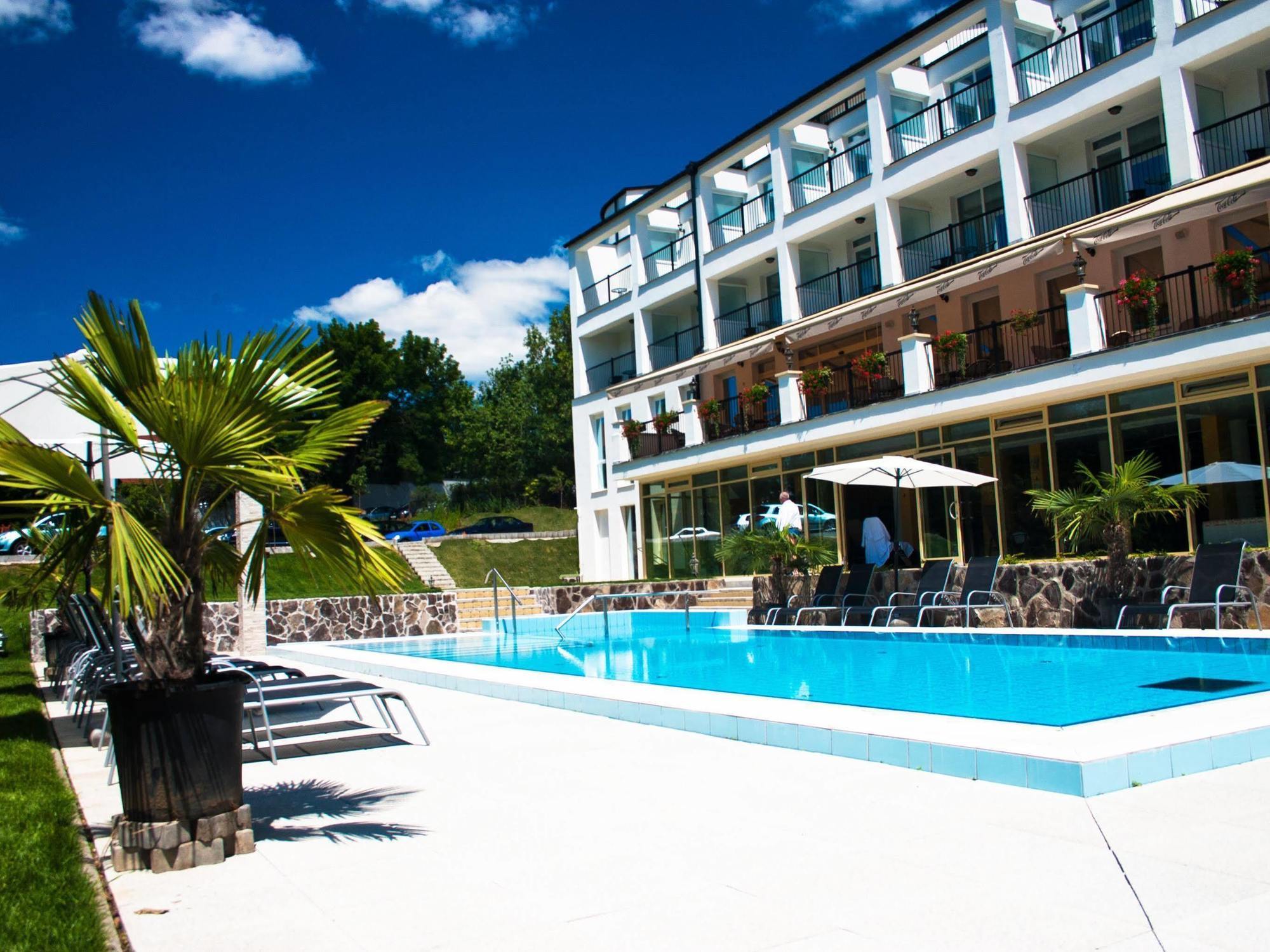 Calimbra Wellness Hotel Superior Miskolc Bagian luar foto